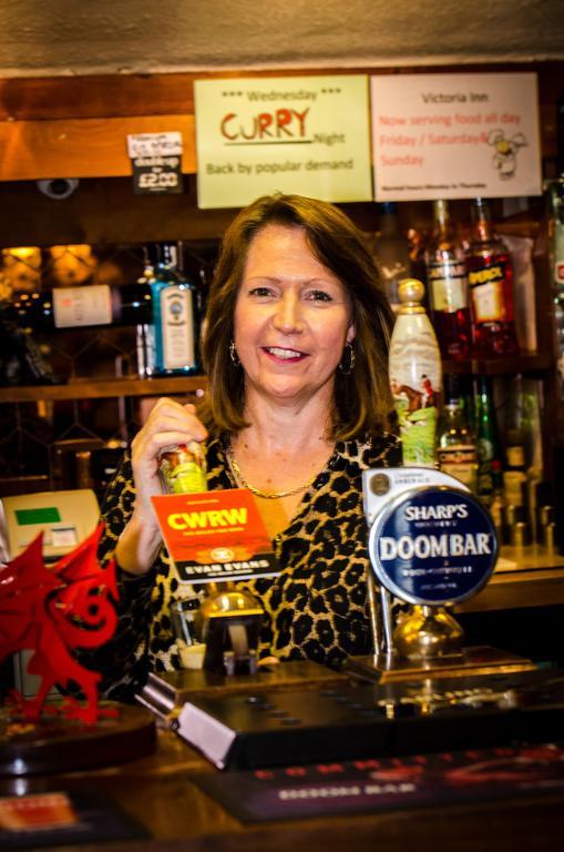 Victoria Inn Cowbridge Dış mekan fotoğraf